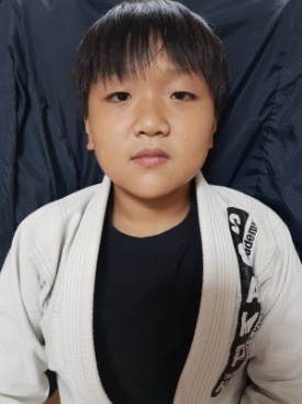 박진홍