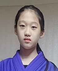 김지우