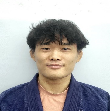 심현웅